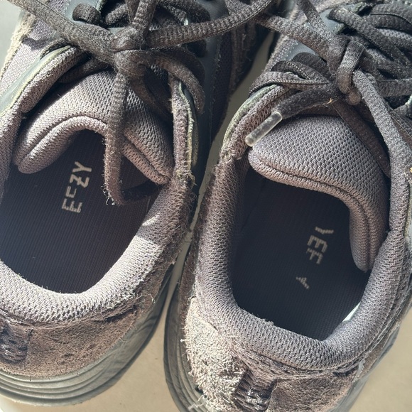 Yeezy - Picture 3 of 4